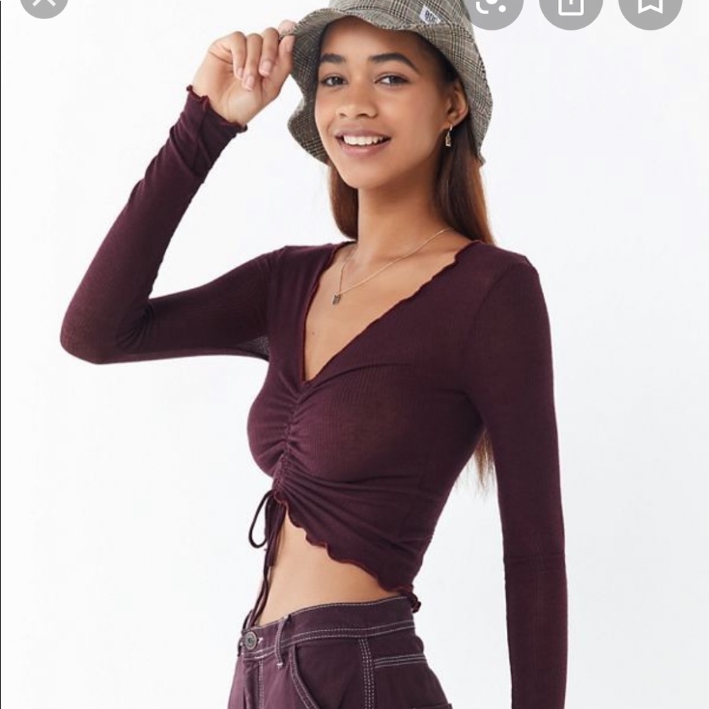 Out from under lettuce-edge cinched top